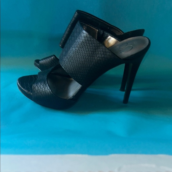 Black Croc-Textured Mules with Thick Heel - Picture 3 of 6